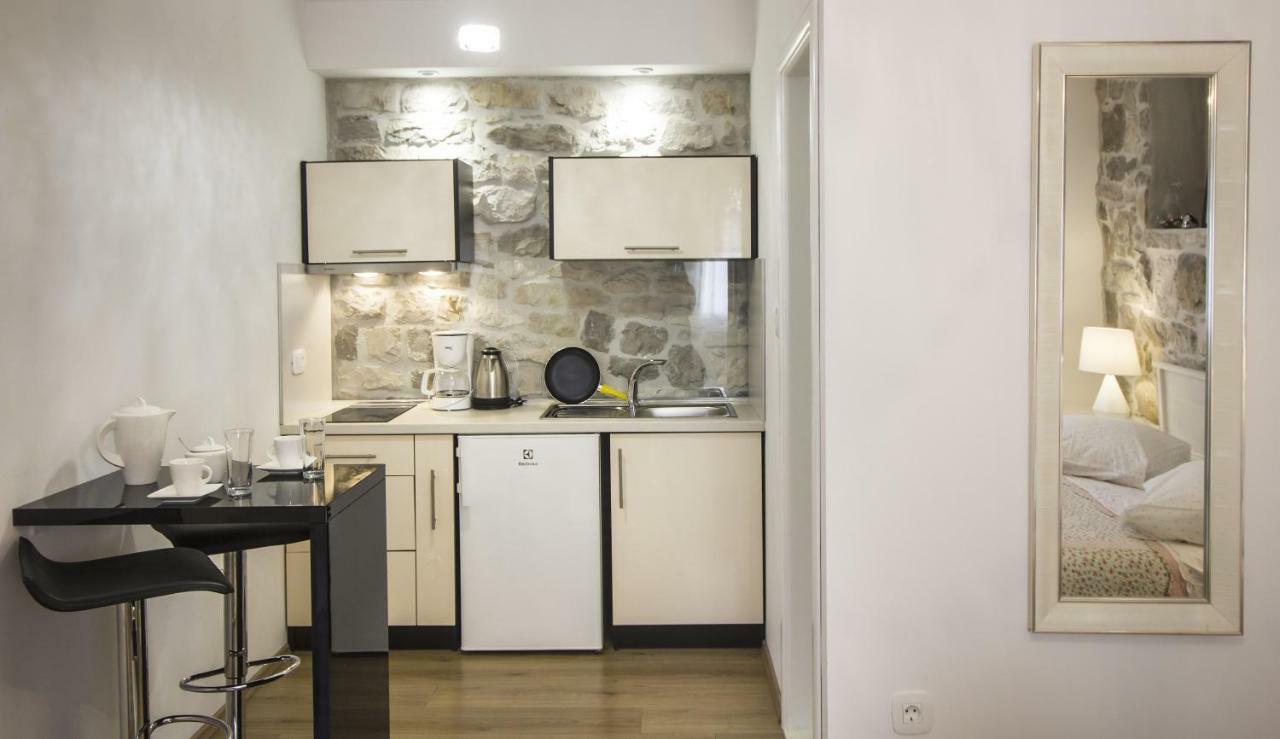 Apartments Dvor - Ap1, Ap2, Ap3 Baska Voda Exterior photo